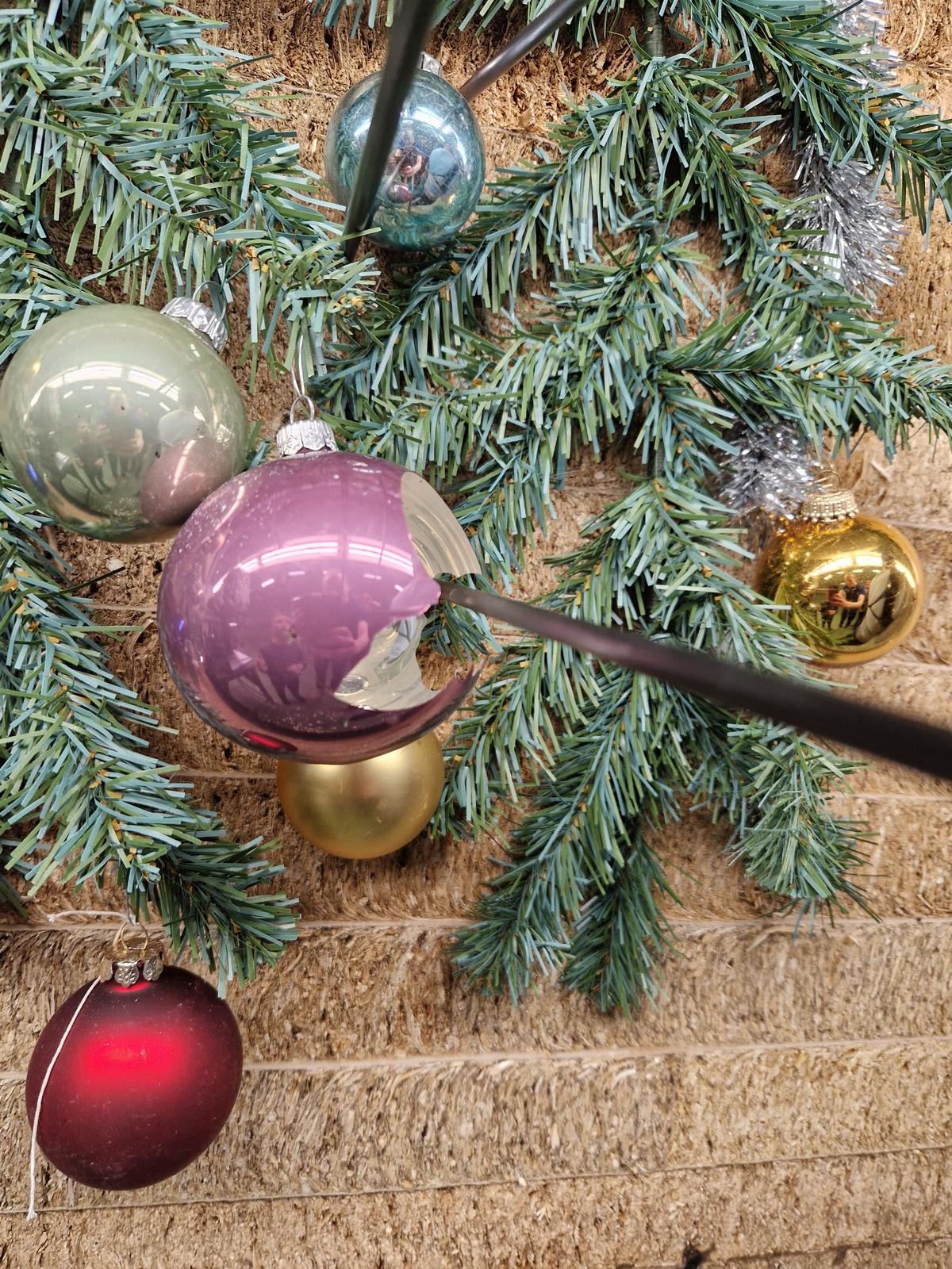 17 december Kerstballen schieten